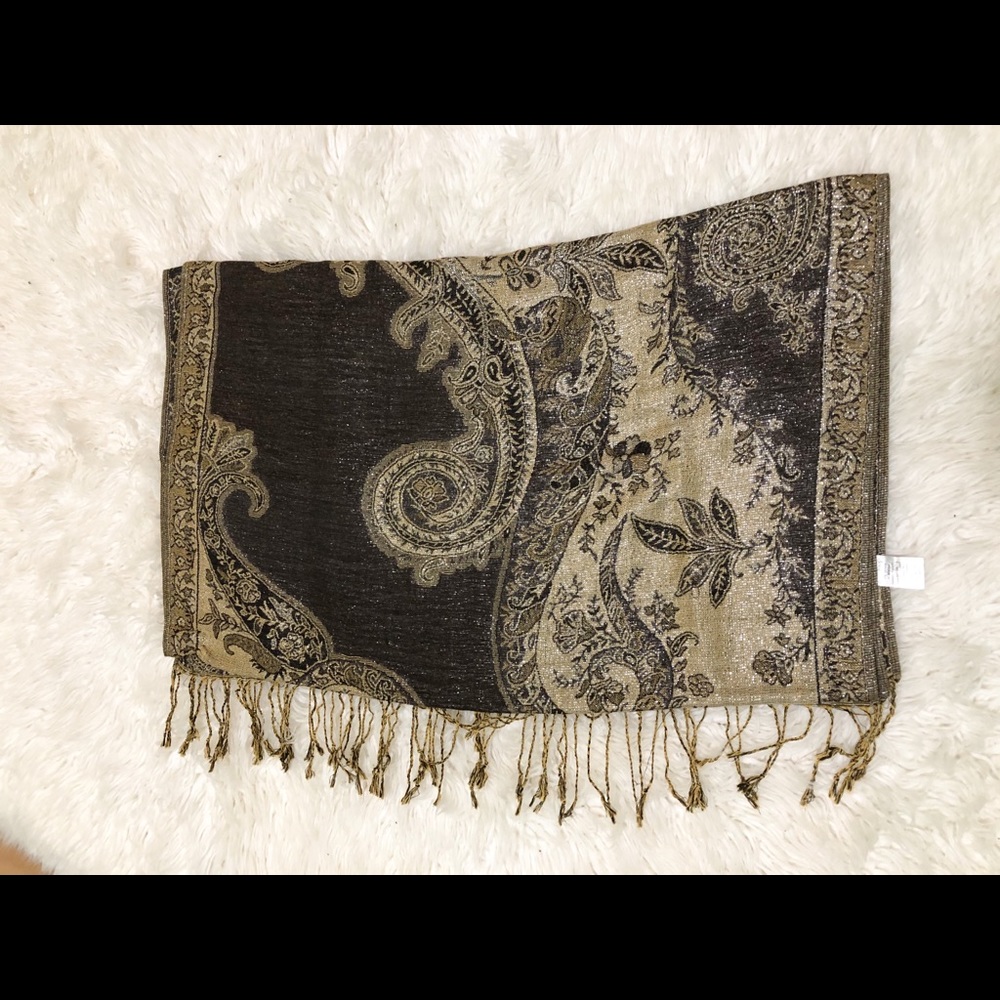 Brown and gold sparkly table runner